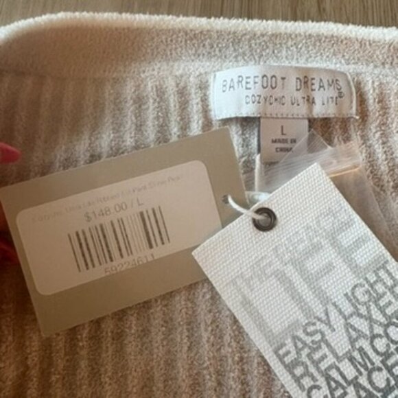 NWT Barefoot Dreams Ribbed Cardigan Sweater Beige Tan Wood Button Large - Picture 9 of 9